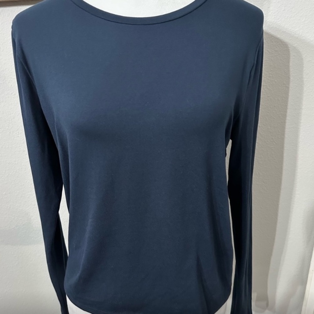 Like New Hollister Navy Blue Long Sleeve form fitting Tee
